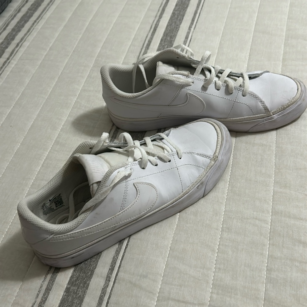 Kids Nike 6 1/2- same as women’s 8-8 1/2